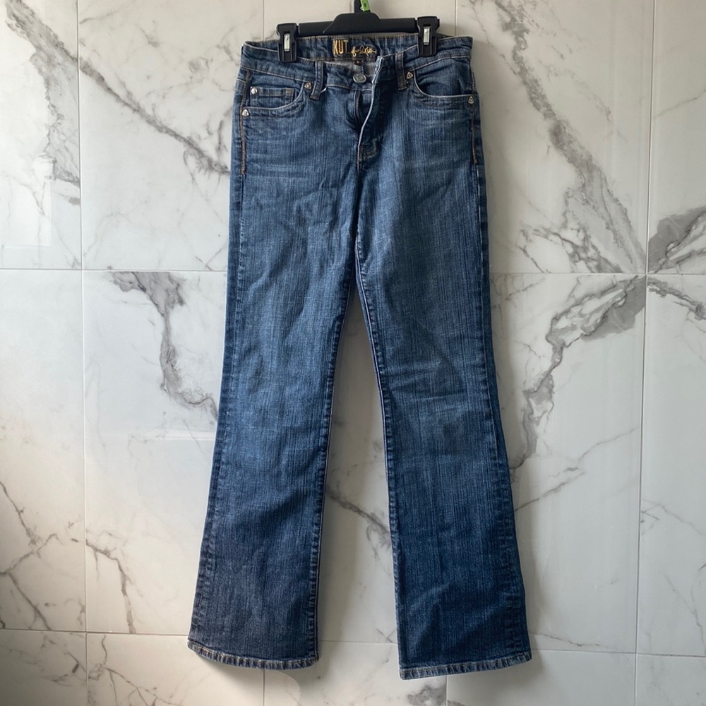 Bootcut low waist jeans